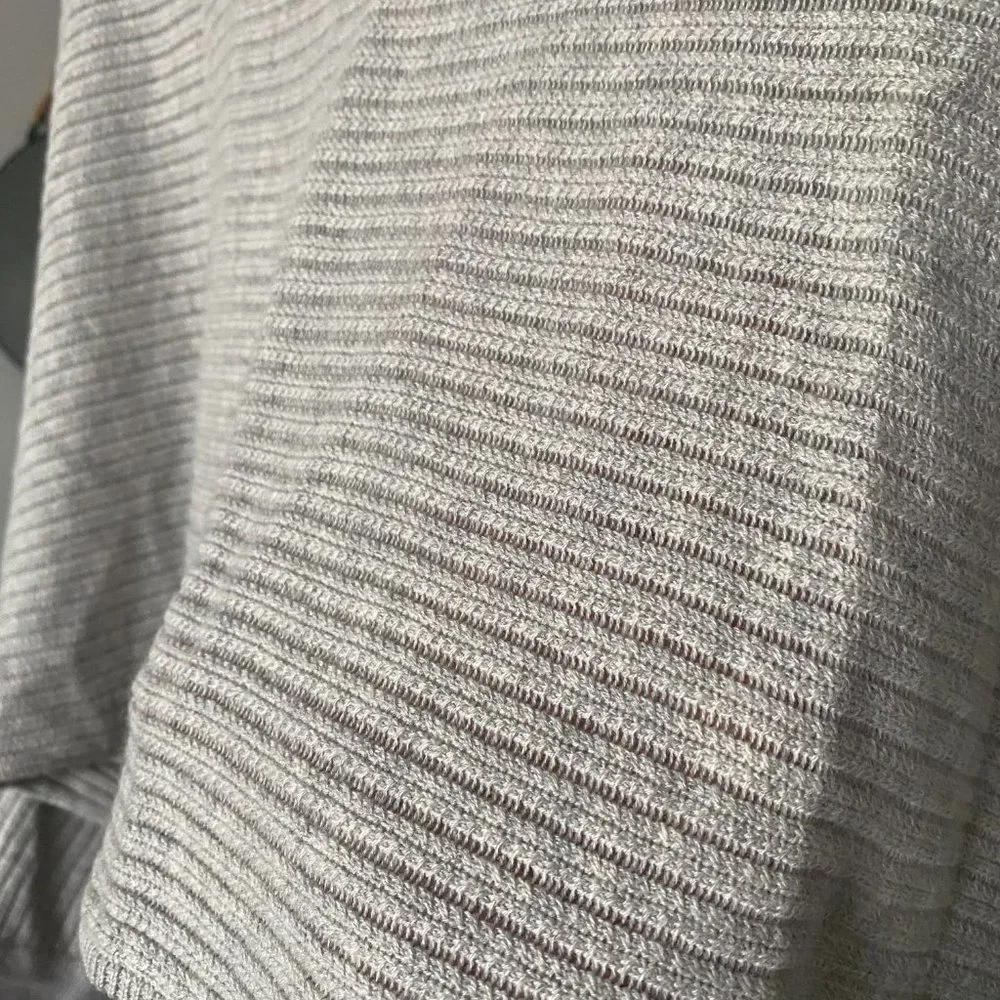 Wilfred Free x Aritzia "Lolan" Cropped, Oversized Sweater - Picture 6 of 8